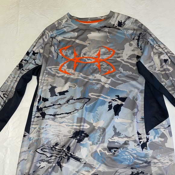 Under Armour Other - Loose fit under Armour Longsleeve men’s